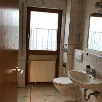 Bad mit Toilette.jpeg