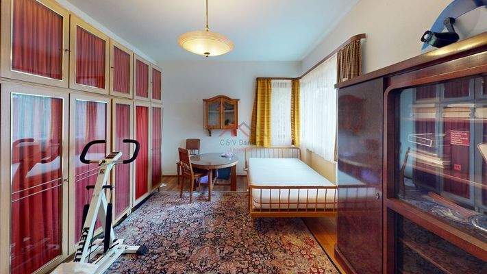 Kinderzimmer oder Büro OG