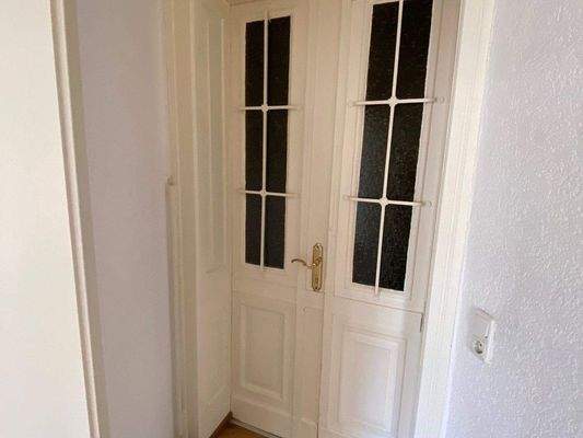 Beispielwohnung 1. OG-Wohnungseingangstür.jpg