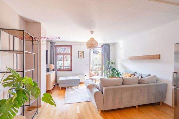 3992bd23-offener-wohnbereich-staging-etagenwohnung