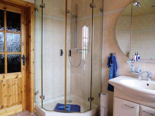 Dusche im Familienbad, Obergeschoss