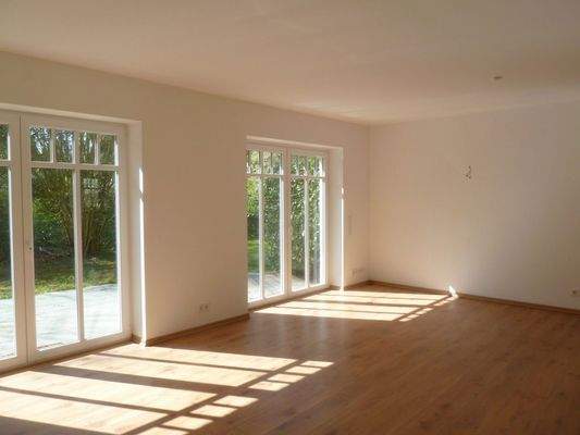 Wohnzimmer mit Terrasse