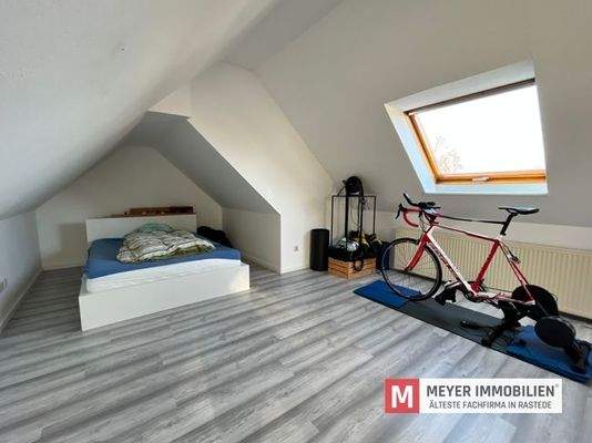 Spitzboden als Hobby- / Schlafraum