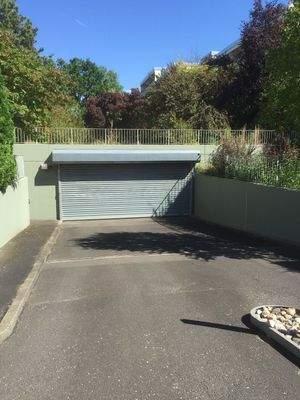  Einfahrt zur Tiefgarage