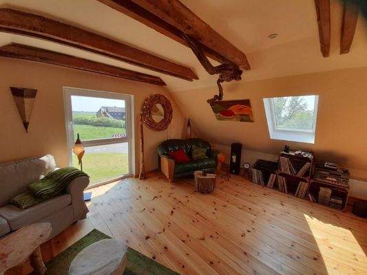 Wohnzimmer DG mit tollem Ausblick.jpg