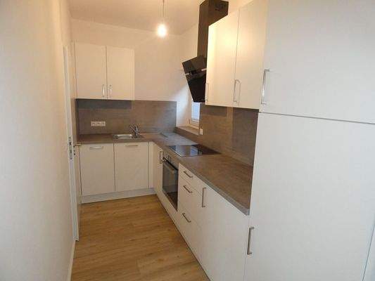 Küche mit Einbauküche