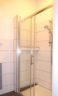 EG Dusche Wohnung 5