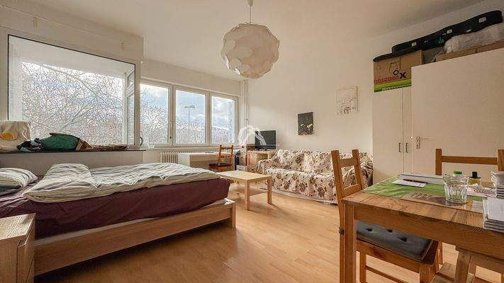 Wohn- und Schlafzimmer / living- and bedroom