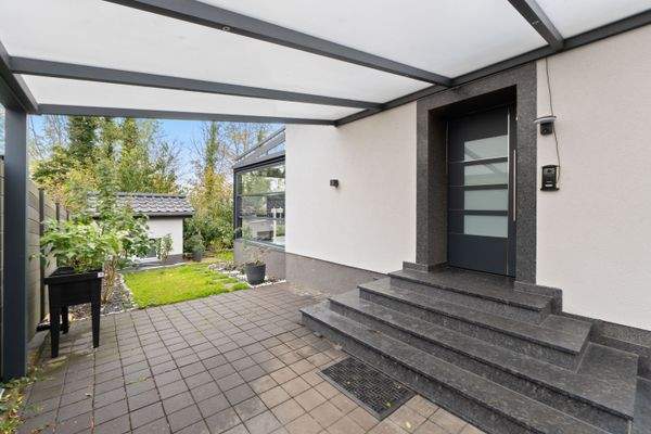 15. Ansicht Überdachter Eingangsbereich