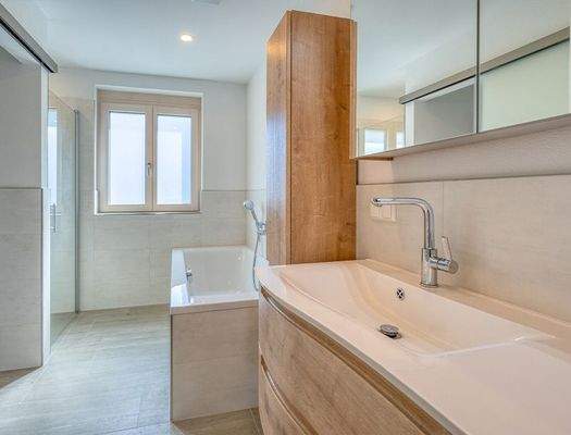 HP2-4-Zimmer-Wohnung-Liefering-Bad