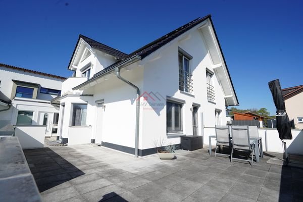 Terrassenansicht vorne