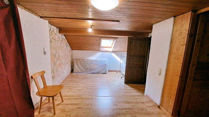 Esszimmer Wohnzimmer im Obergeschoss mit Dachschrä