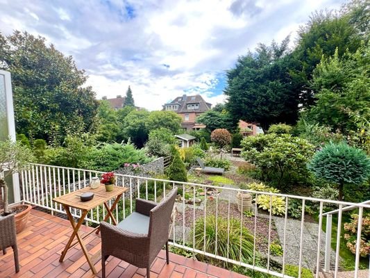 Balkon EG mit Blick in den Garten