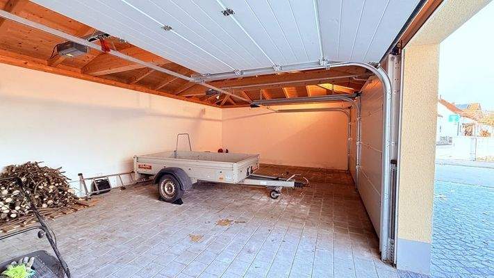 Dreifachgarage