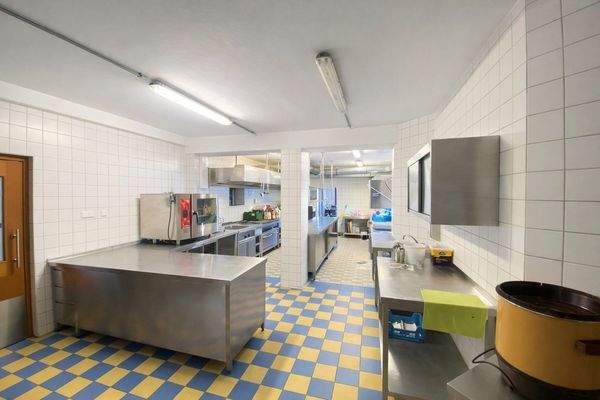 voll ausgestattete Küche