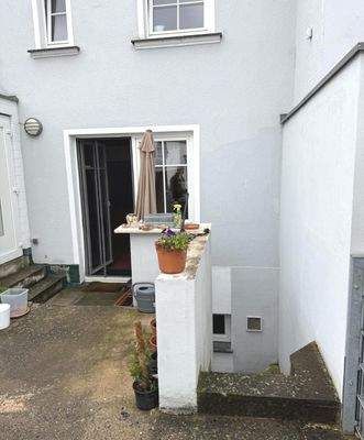 EG_Terrasse mit Kellerzugang