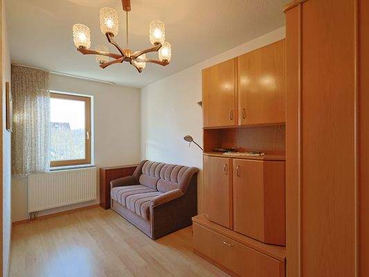 Kinderzimmer oder Schlafzimmer im OG