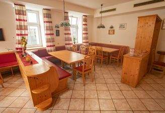 Gaststube 1 mit Schank