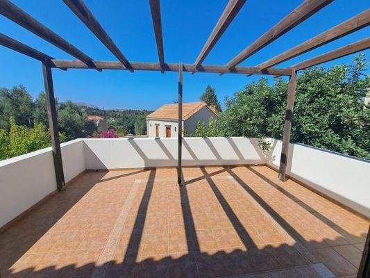 Kreta, Douliana: Elegante Villa mit Pool und Garten zu verkaufen