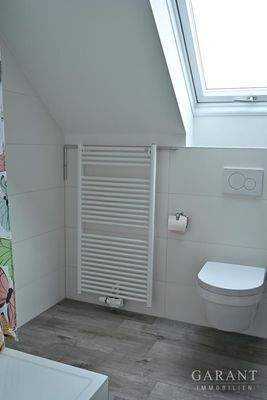 Badezimmer mit Dusche