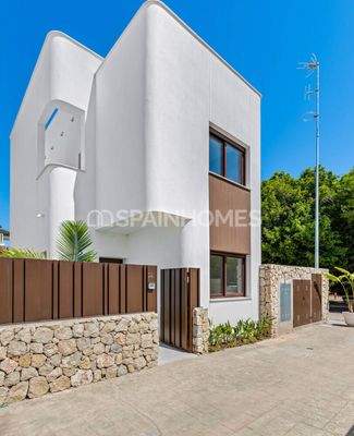 Detached Villas with Pool 900 m from the Beach in Mil Palmeras