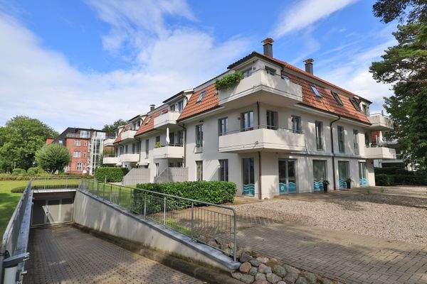 Tiefgaragenein-/ ausfahrt