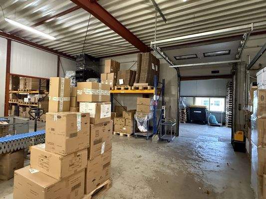 Halle 2 und Anlieferung