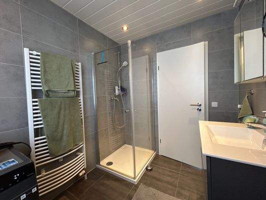 ... begehbarer Dusche