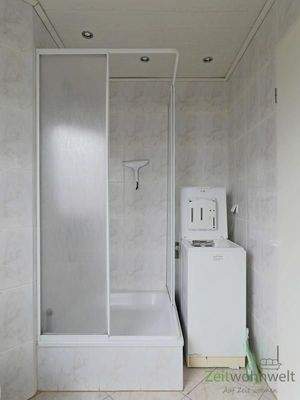 Dusche und Waschmaschine