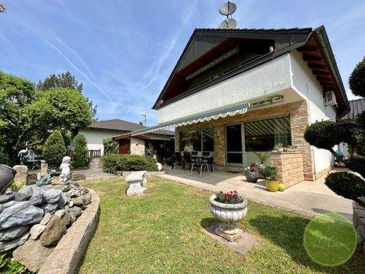 ... Häuser auf knapp ...