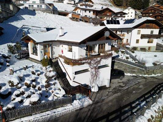 Baujahr 2004, Erweiterung 2009