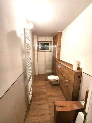 Neues Bad mit Glasdusche