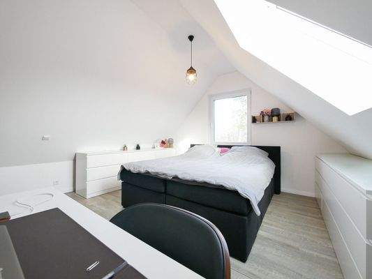 IV. Schlafzimmer - Dachgeschoss