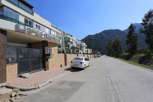 Furnished 3-Bedroom Apartment 5km from the Beach in Antalya