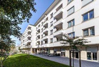 Große Gemeinschaftsterrasse