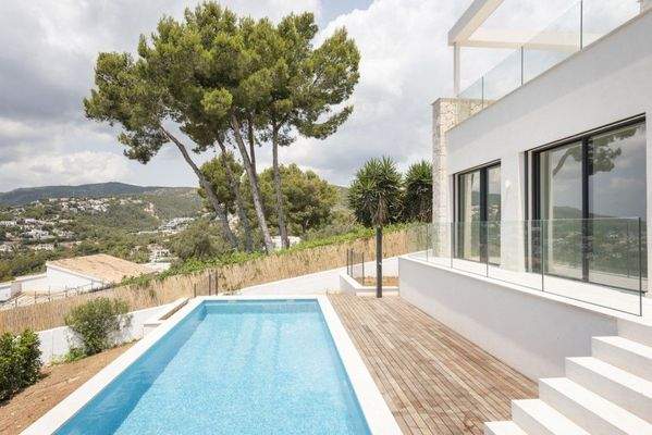 Villa mit Panoramablick auf das Meer zum Verkauf in Portals Nous, Mallorca