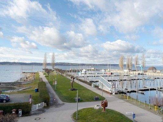 Blick_Hafenmole_Mainaubucht