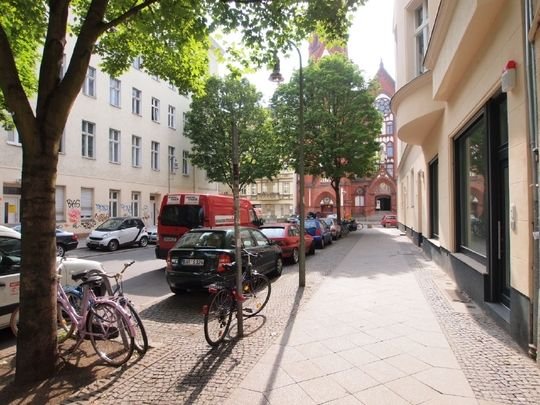 - Nähe Lausitzer Pl./ mod. Altbauwohnung mit Balkon (für Anleger)-