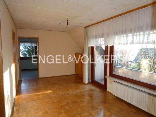 Wohndiele mit Zugang zum Balkon