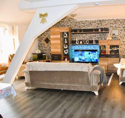 Wohnzimmer möbliert