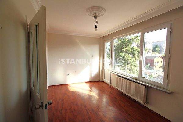 Spacious 3-Bedroom Flat Near the Bosphorus