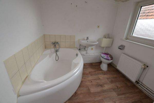 Wohnung Dachgeschoss Bad