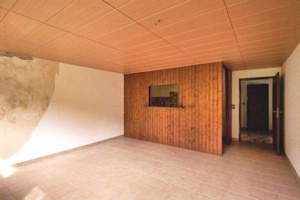 Wohnzimmer KG mit Küchenvorbereitung