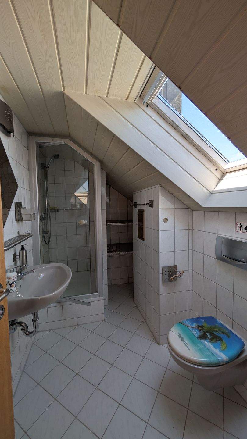 Badezimmer im 2. DG – Eigentumswohnung mit Fernsicht