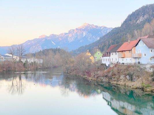 Schöne Lage in den Bergen