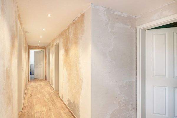 Flur Untergeschoss (ohne Tapeten)