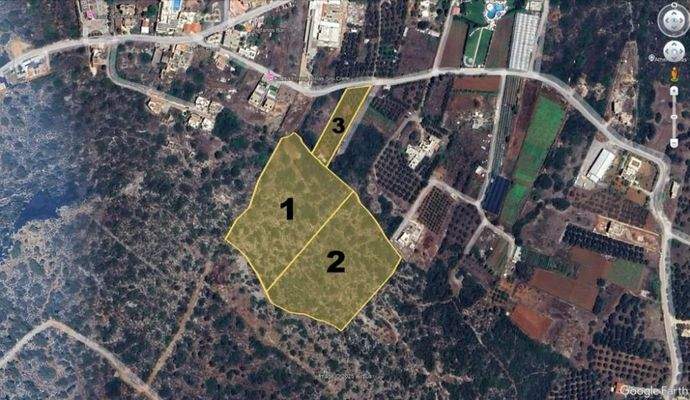 Kreta, Sisi: Gruppe benachbarter Grundstücke mit Meerblick zu verkaufen