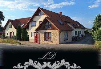 PhotoMixer_1785948832401.jpg