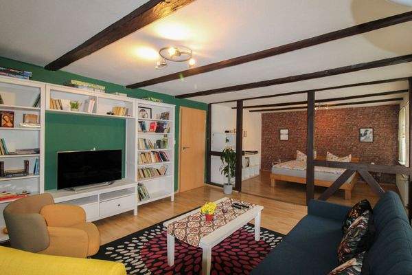 Wohnzimmer und Schlafzimmer WE2