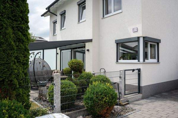 Außenansicht Einfahrt